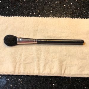 MAC Cosmetics Brush- 116